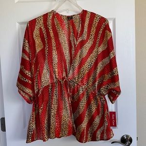 NWT Raphaella studio: beautiful cover-up top.